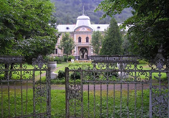 Image - Skole: the Grodel Palace.